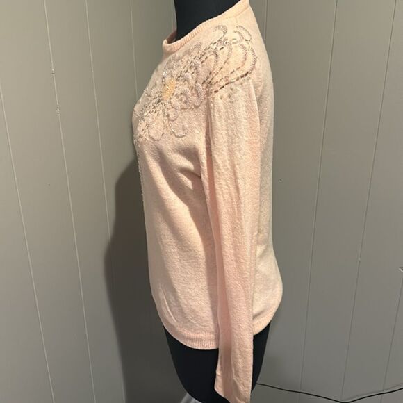 Vintage pastel pink crewneck beaded/sequin floral spray pattern lined sweater. - Picture 3 of 7